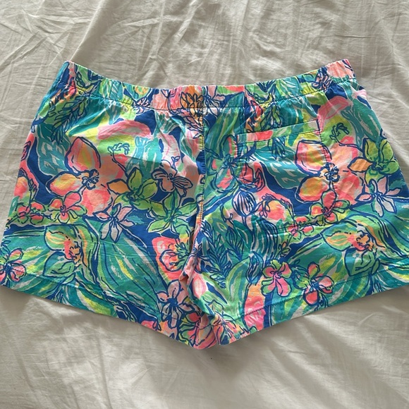 Lilly Pulitzer stretch shorts 3”. - Picture 2 of 3